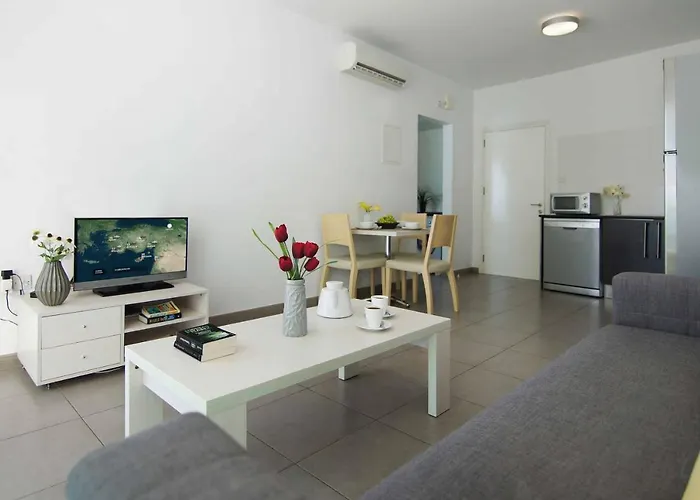 דירה Niovi - Coralli Beachfront פרוטאראס